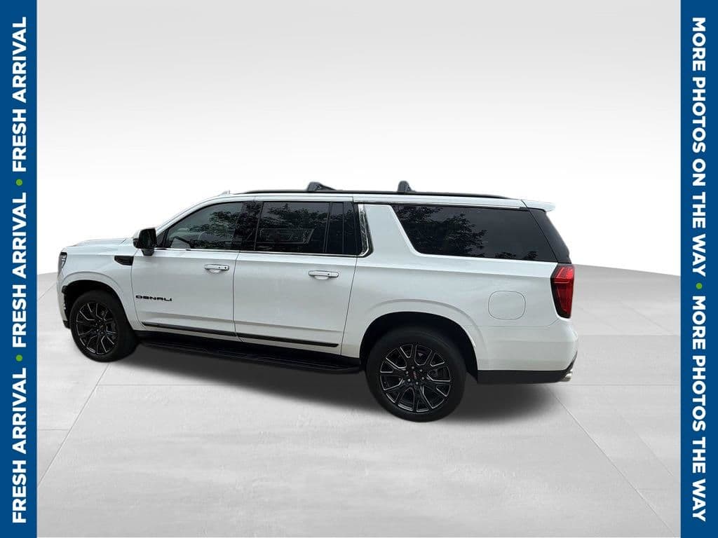 2023 GMC Yukon XL Denali — photo 1 of 6