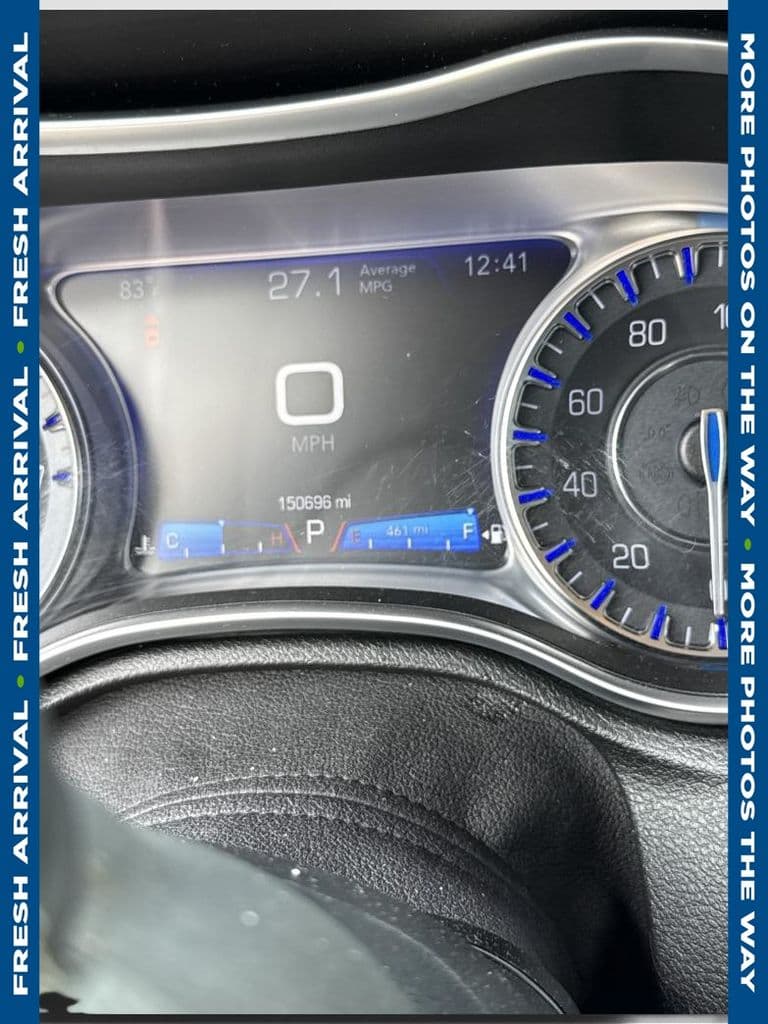 2017 Chrysler 300C Base — photo 1 of 6