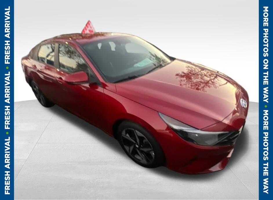 2023 Hyundai Elantra SEL — photo 1 of 8