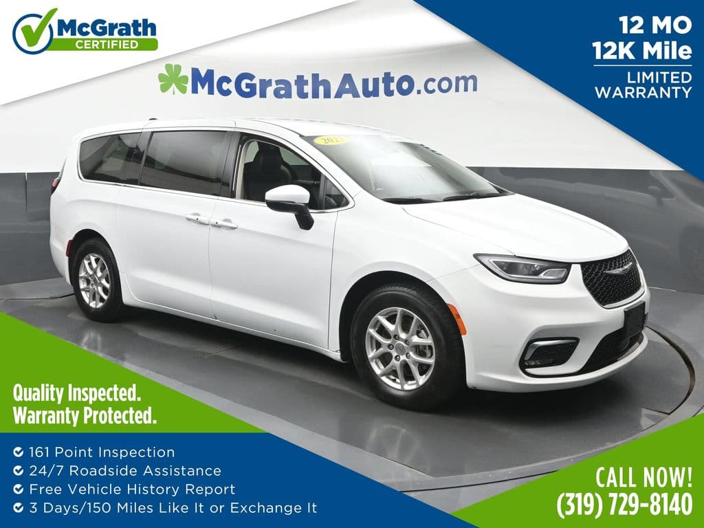 2023 Chrysler Pacifica Touring L — photo 1 of 31