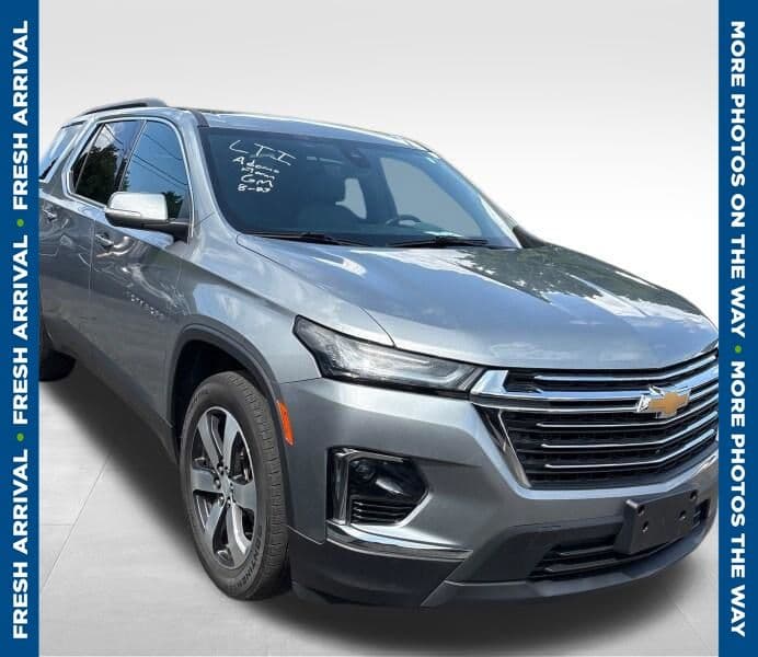 2023 Chevrolet Traverse LT Leather — photo 1 of 8