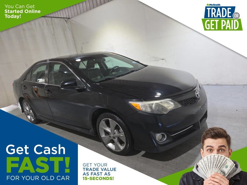 2013 Toyota Camry SE — photo 1 of 17