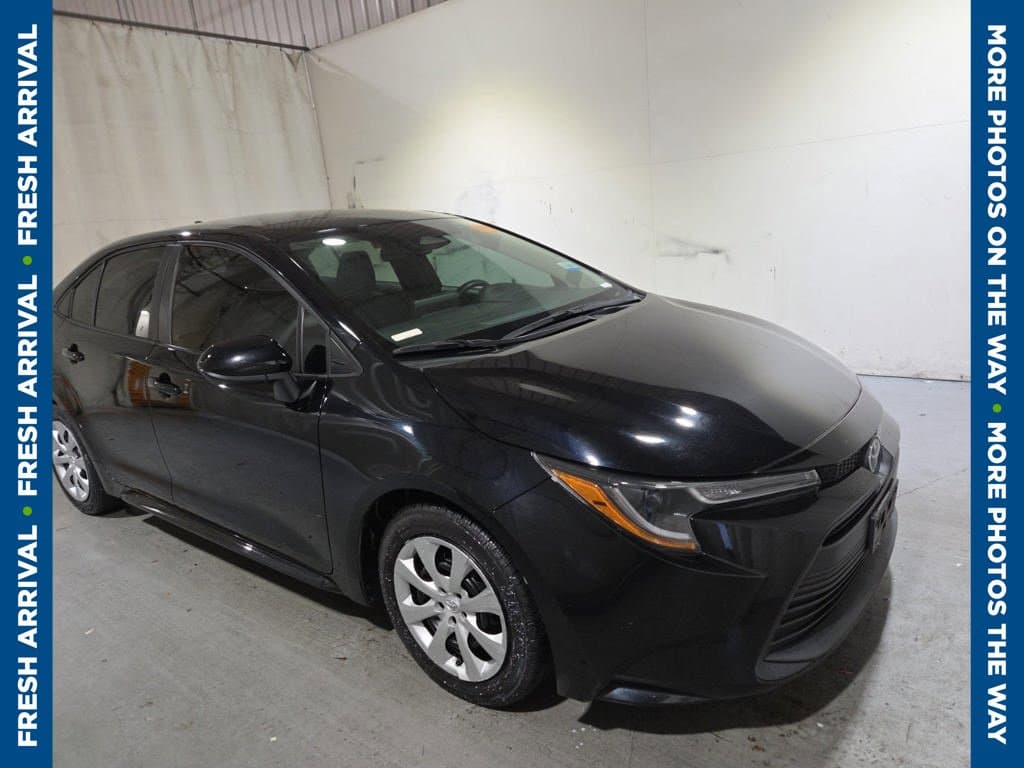 2024 Toyota Corolla LE — photo 1 of 10