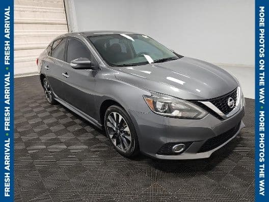 2019 Nissan Sentra SR — photo 1 of 8