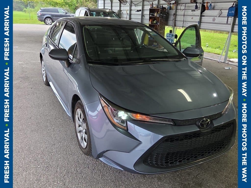 2021 Toyota Corolla LE — photo 1 of 9