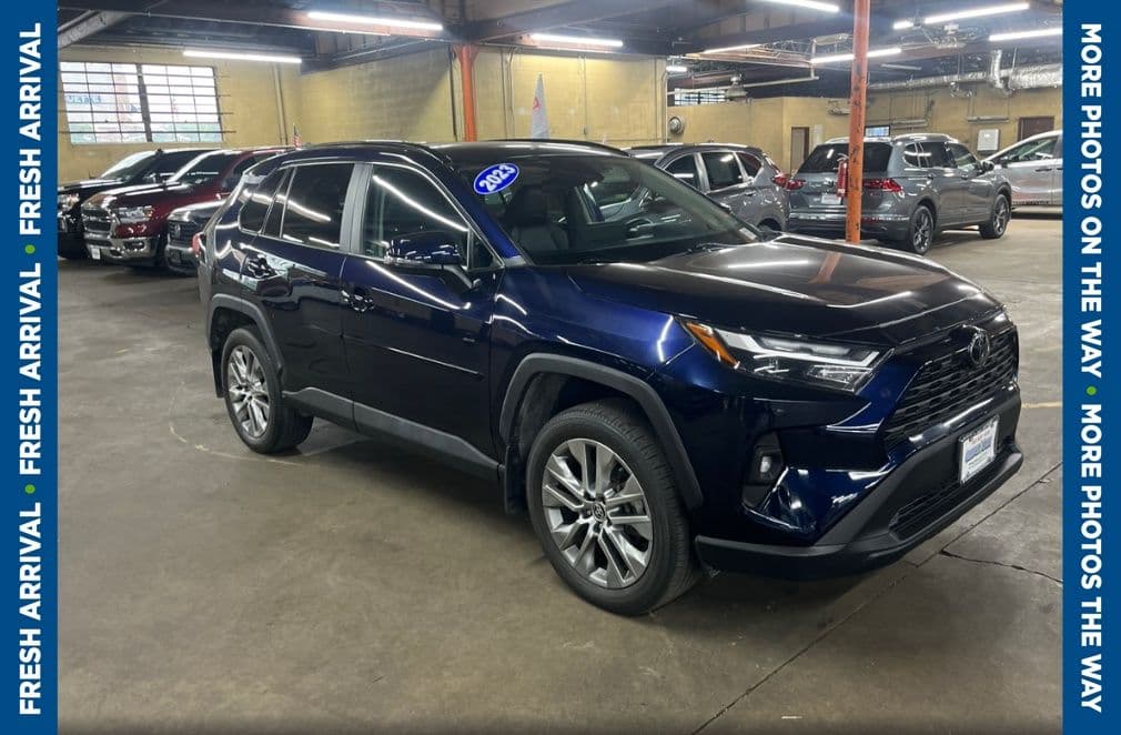 2023 Toyota RAV4 XLE Premium — photo 1 of 10
