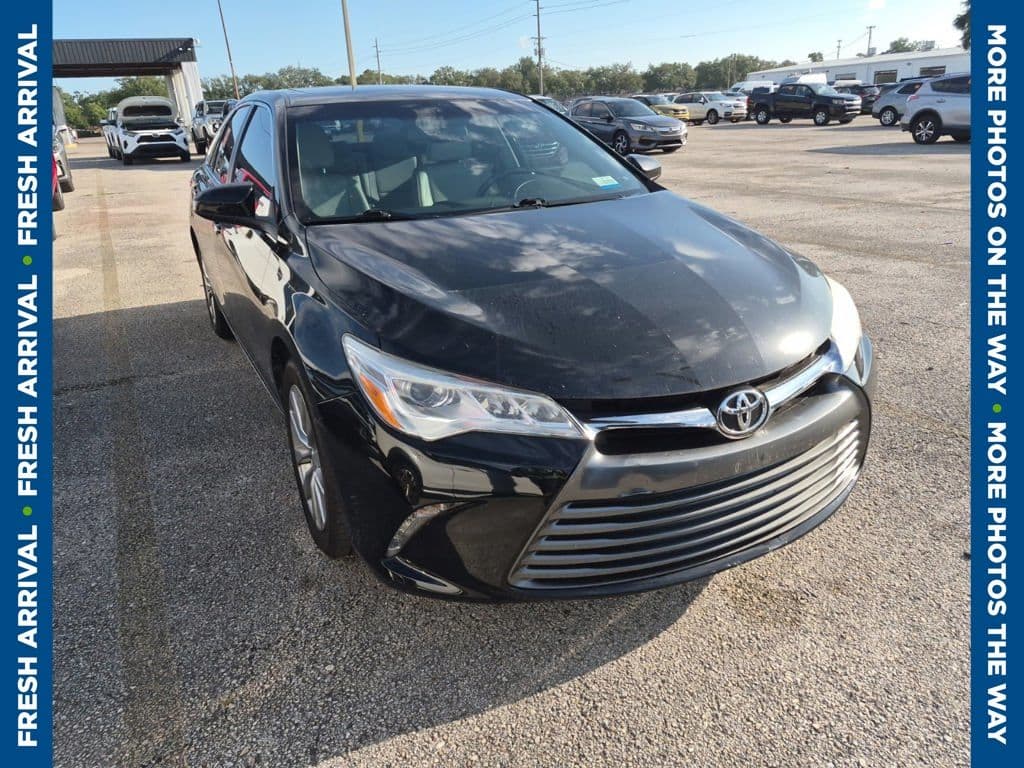 2017 Toyota Camry XLE — photo 1 of 10