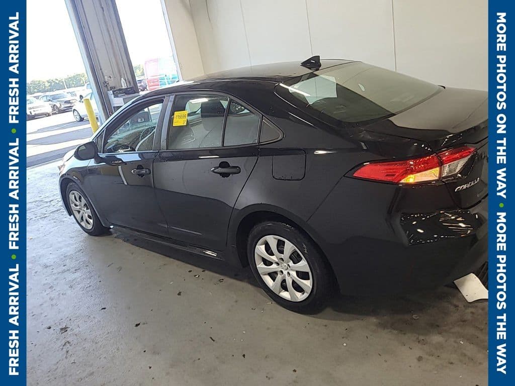 2023 Toyota Corolla LE — photo 1 of 7