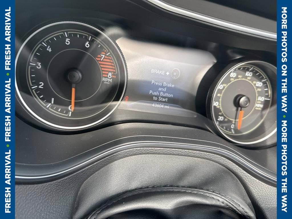 2021 Jeep Cherokee Latitude Lux — photo 1 of 2
