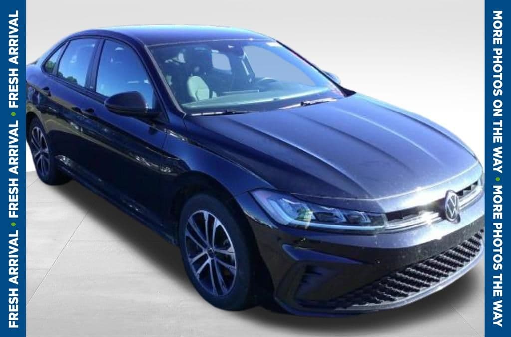 2025 Volkswagen Jetta Sport — photo 1 of 8