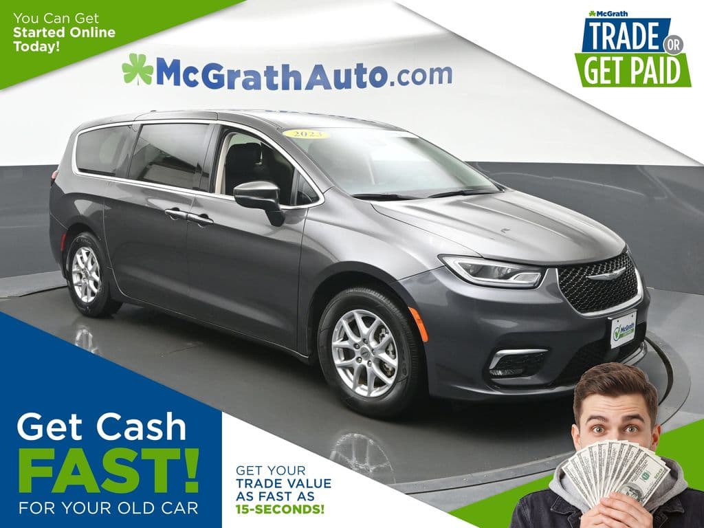 2023 Chrysler Pacifica Touring L — photo 1 of 29