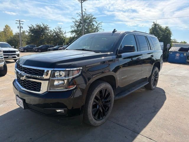 2017 Chevrolet Tahoe LT — photo 1 of 6