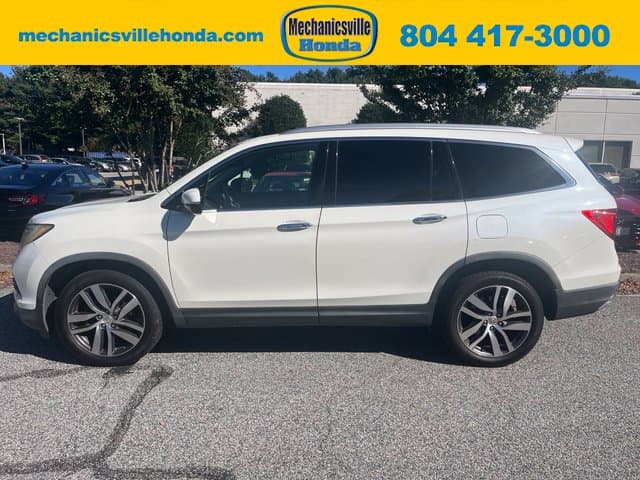 2017 Honda Pilot Touring — photo 1 of 6