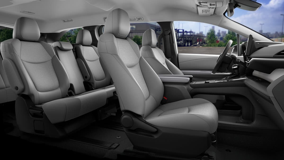 2026 Toyota Sienna LE — photo 1 of 2