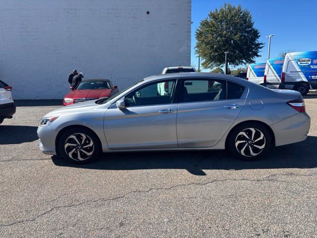 2017 Honda Accord Sedan EX-L — photo 1 of 3