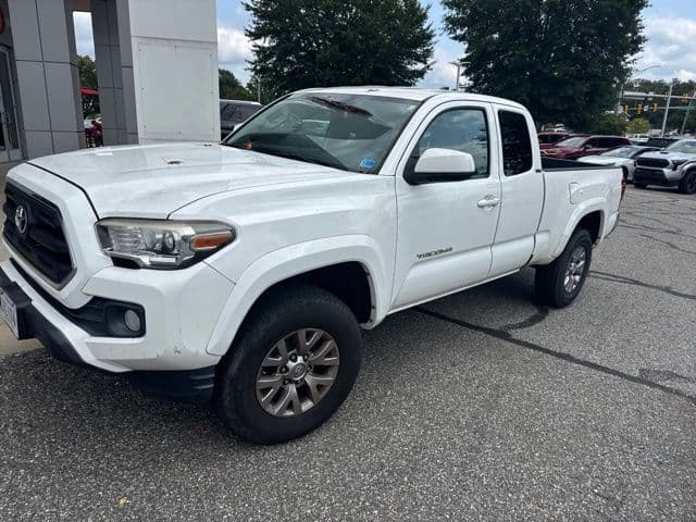 2017 Toyota Tacoma SR5 — photo 1 of 3