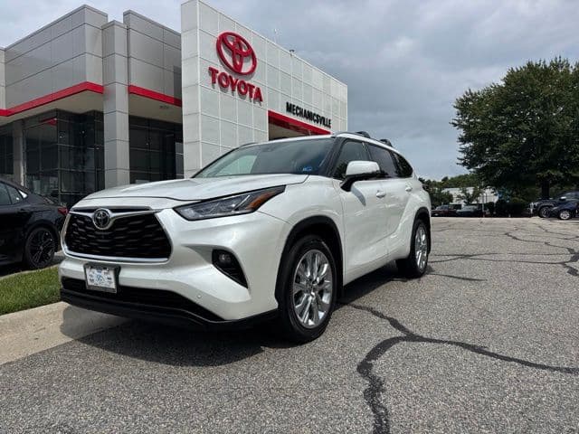 2023 Toyota Highlander Limited — photo 1 of 23
