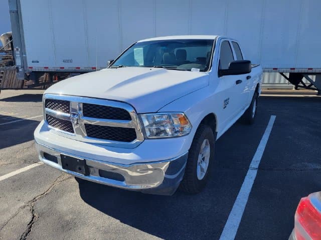 2024 RAM 1500 Classic SLT — photo 1 of 8