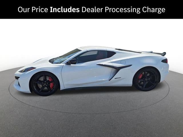 2025 Chevrolet Corvette Base — photo 1 of 21