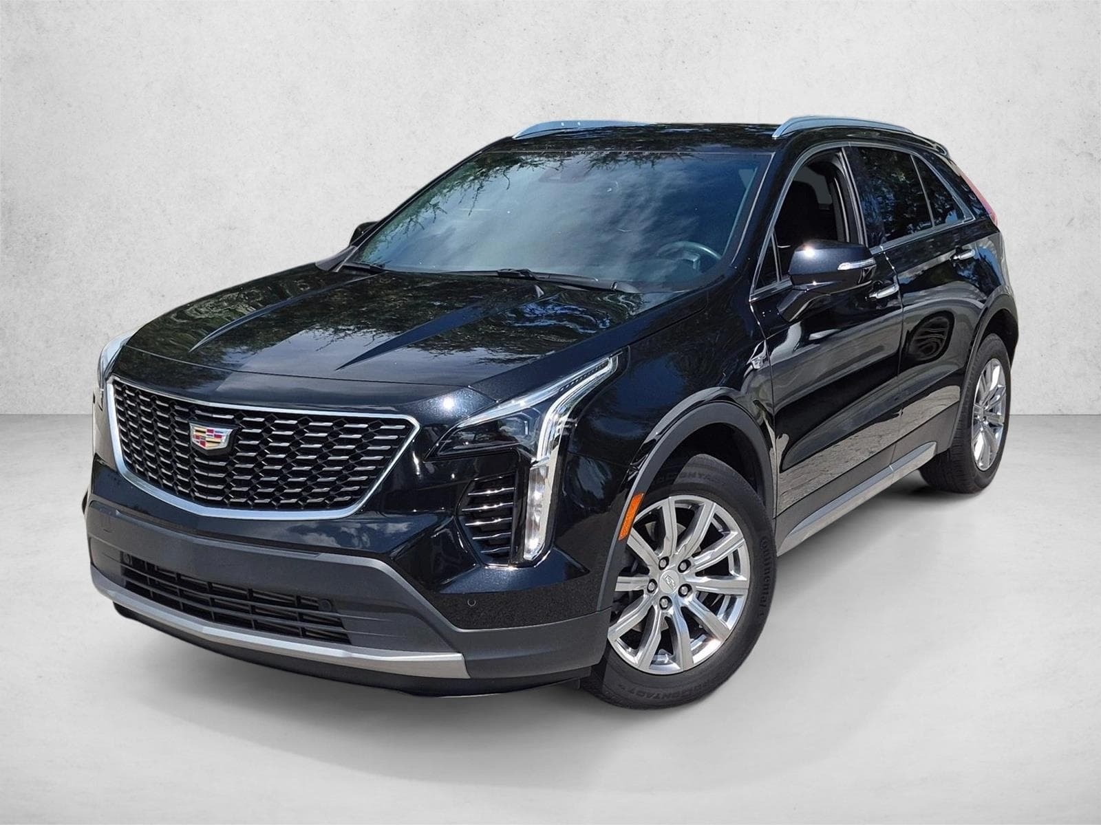 2022 Cadillac XT4 FWD Premium Luxury — photo 1 of 22