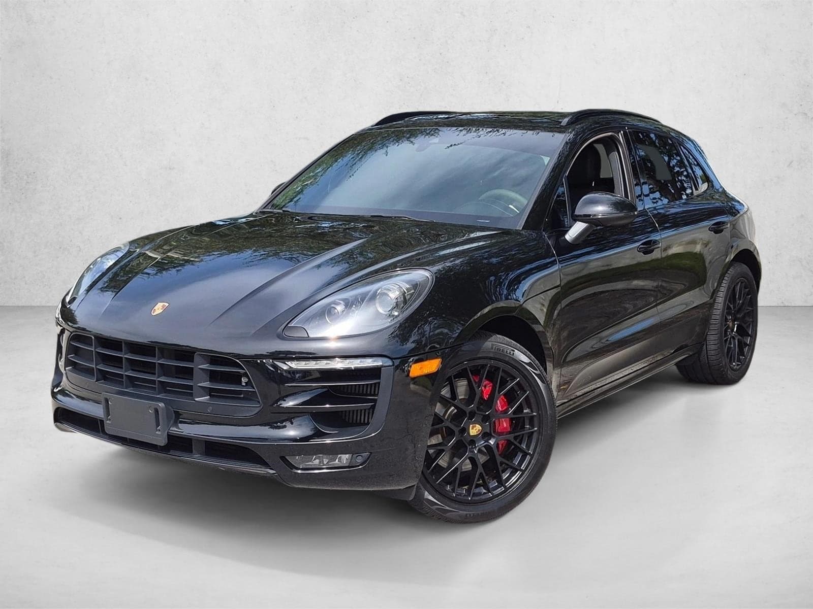 2018 Porsche Macan GTS — photo 1 of 23