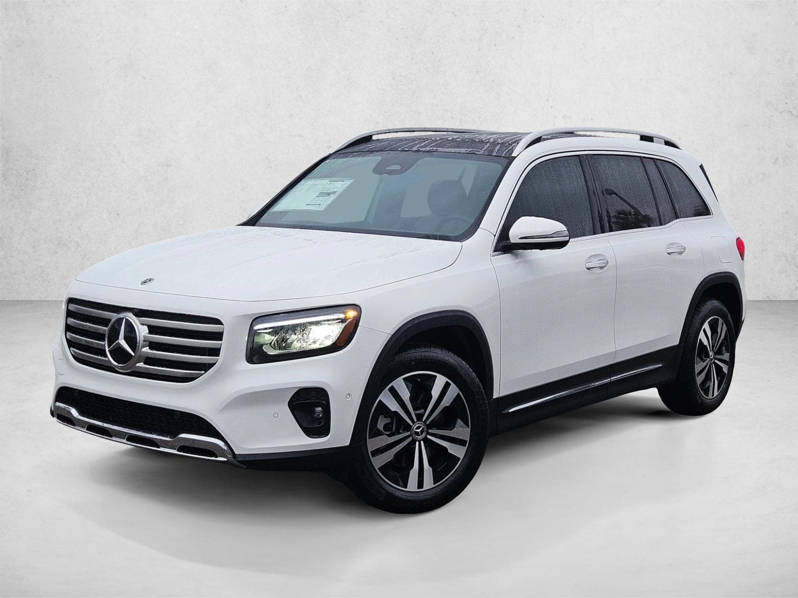 2026 Mercedes-Benz GLB GLB 250 — photo 1 of 17