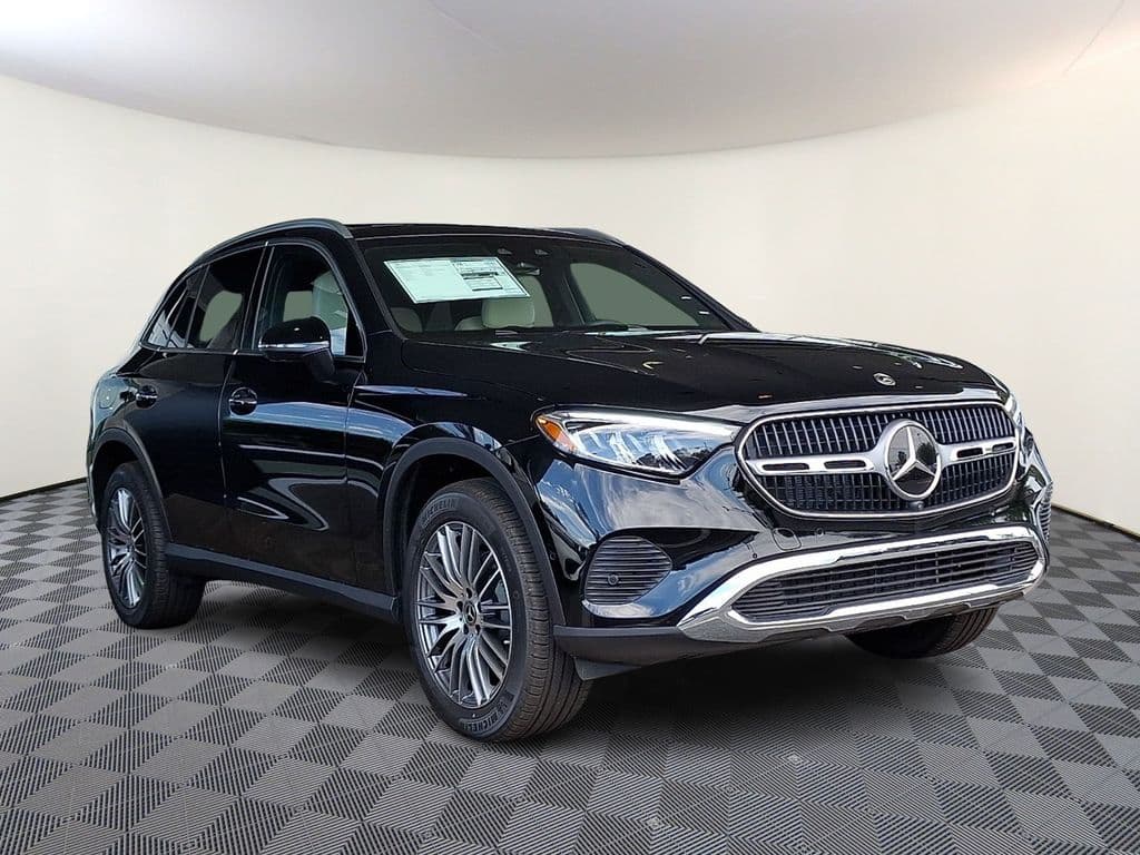 2027 Mercedes-Benz GLC GLC 300 — photo 1 of 13