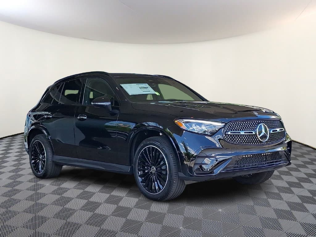 2026 Mercedes-Benz GLC GLC 300 — photo 1 of 13