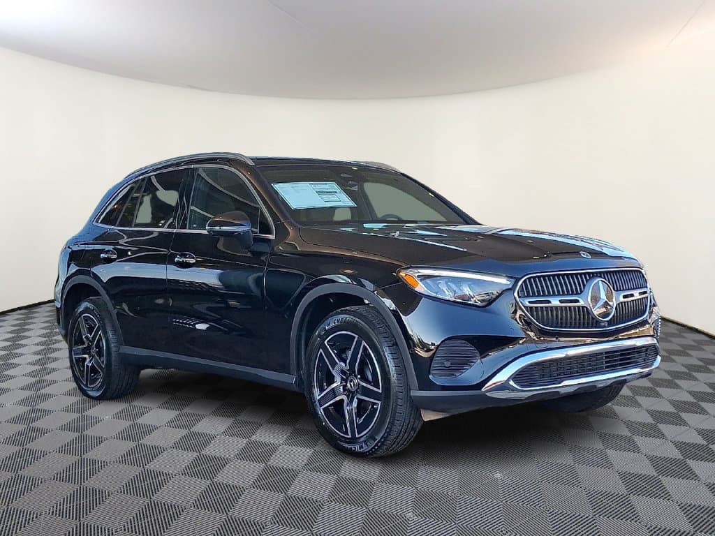 2026 Mercedes-Benz GLC GLC 300 — photo 1 of 13