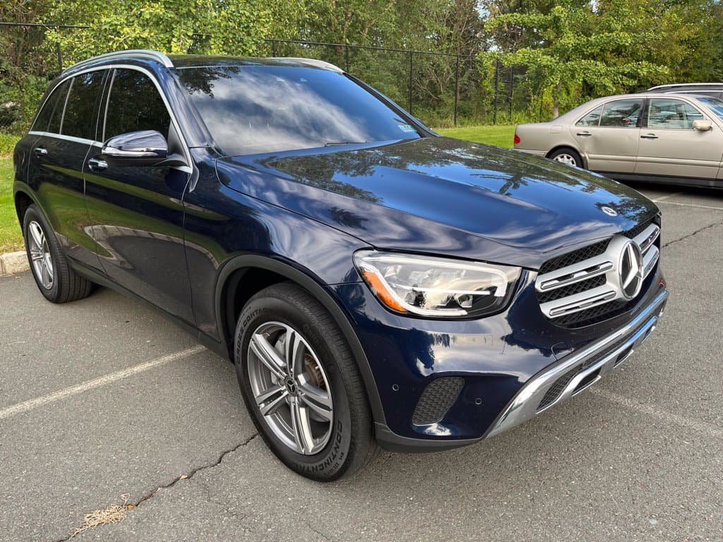 2021 Mercedes-Benz GLC GLC 300 — photo 1 of 11