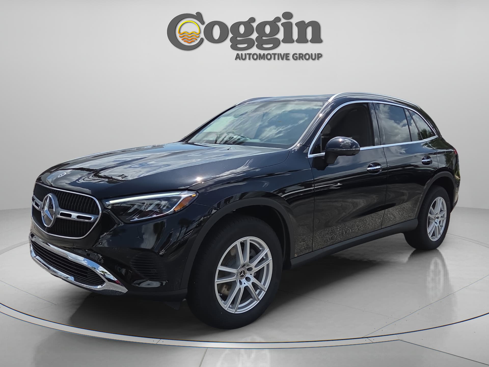 2026 Mercedes-Benz GLC GLC 300 — photo 1 of 39
