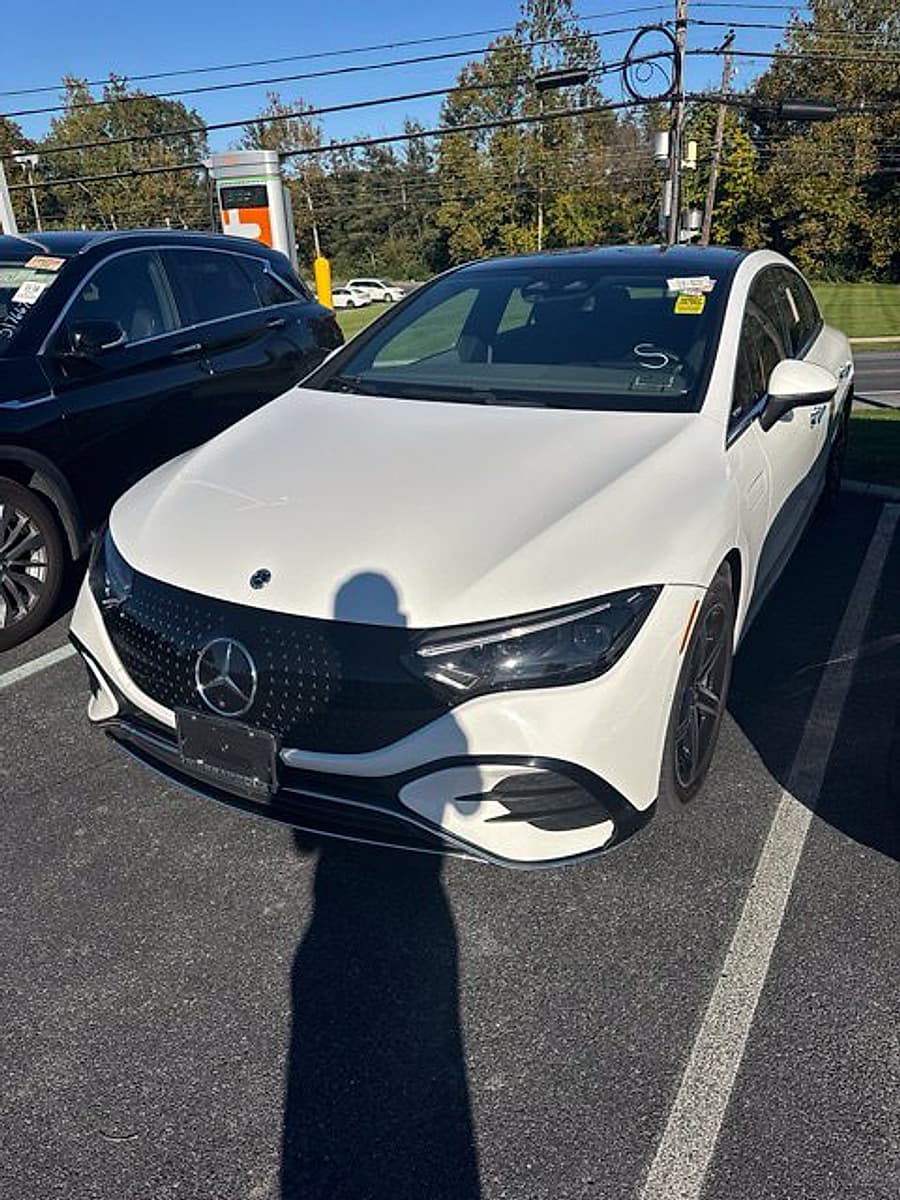 2023 Mercedes-Benz EQE Base — photo 1 of 5