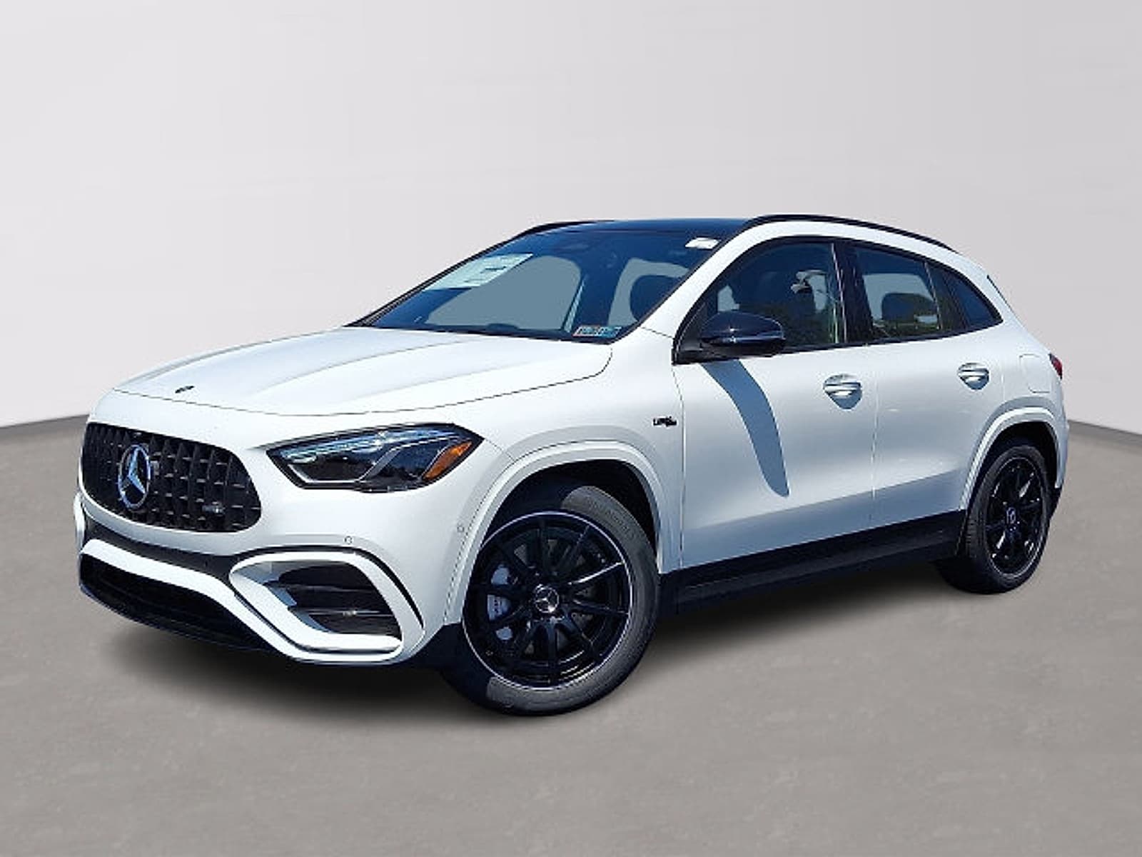 2026 Mercedes-Benz GLA Base — photo 1 of 28