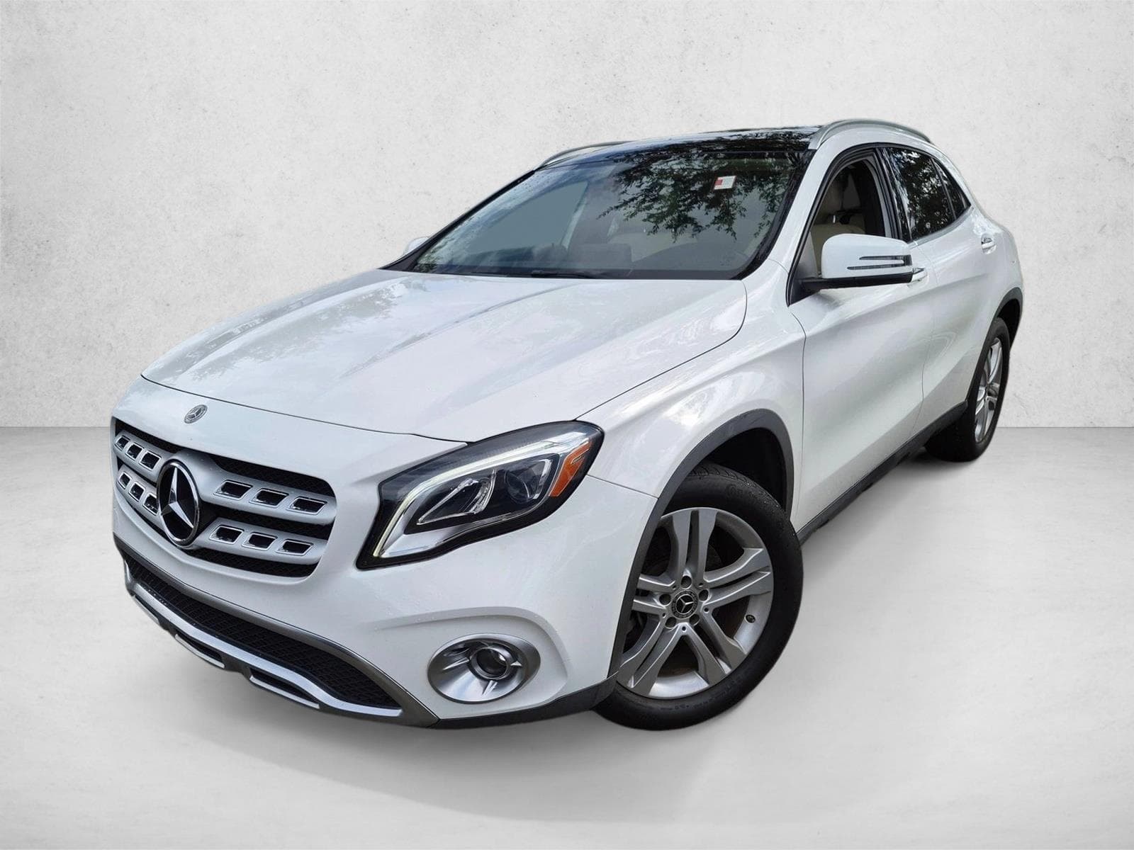 2019 Mercedes-Benz GLA Base — photo 1 of 16