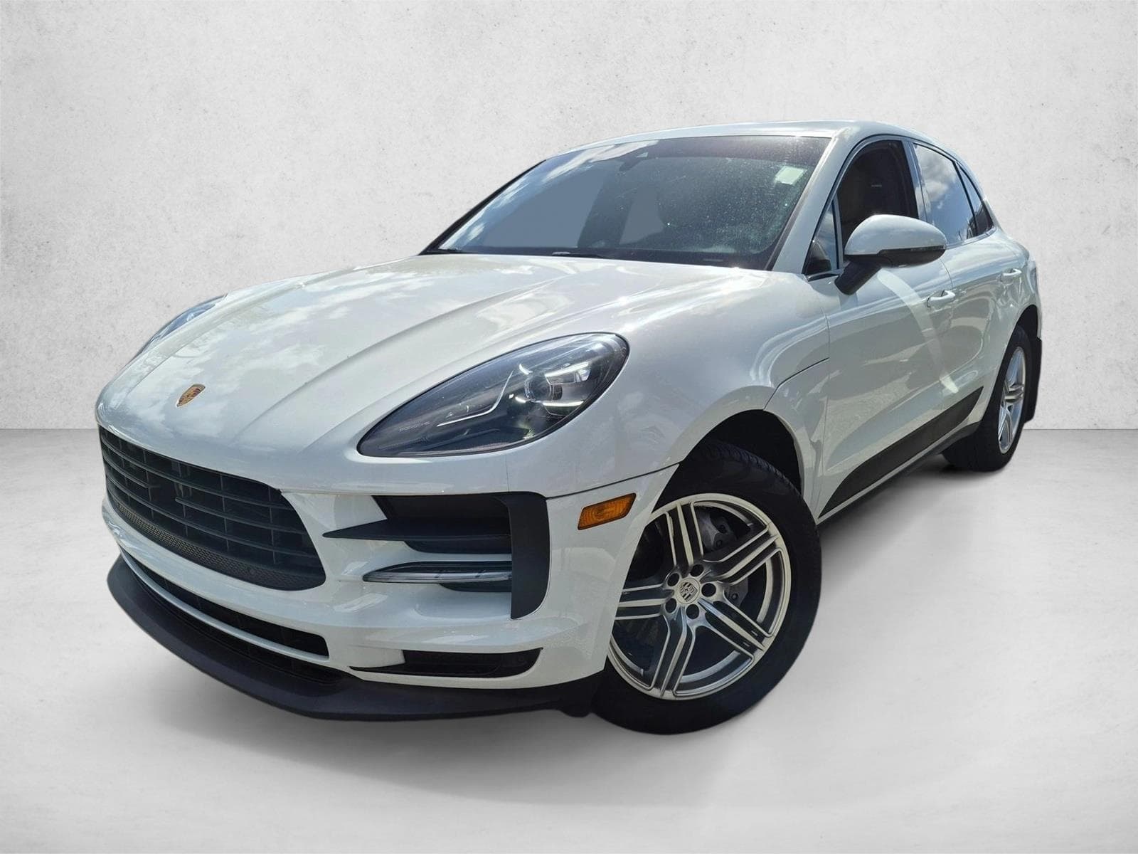 2021 Porsche Macan Base — photo 1 of 17