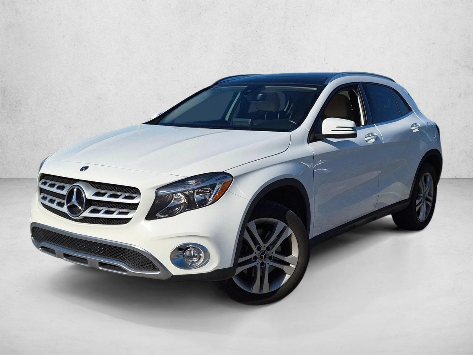 2019 Mercedes-Benz GLA Base — photo 1 of 17