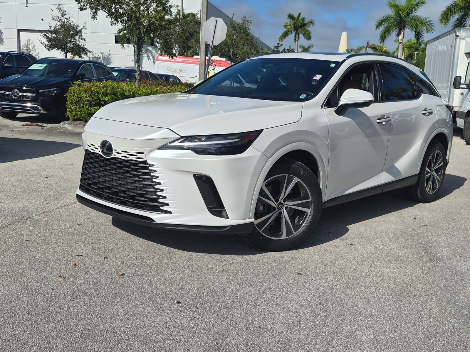 2024 Lexus RX Base — photo 1 of 22
