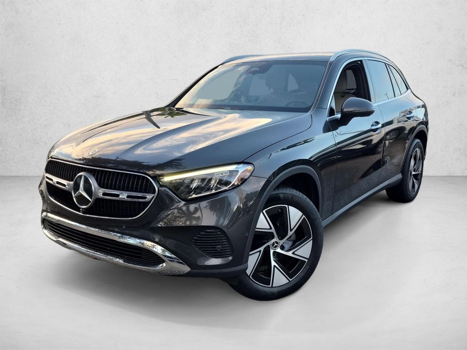 2024 Mercedes-Benz GLC Base — photo 1 of 25