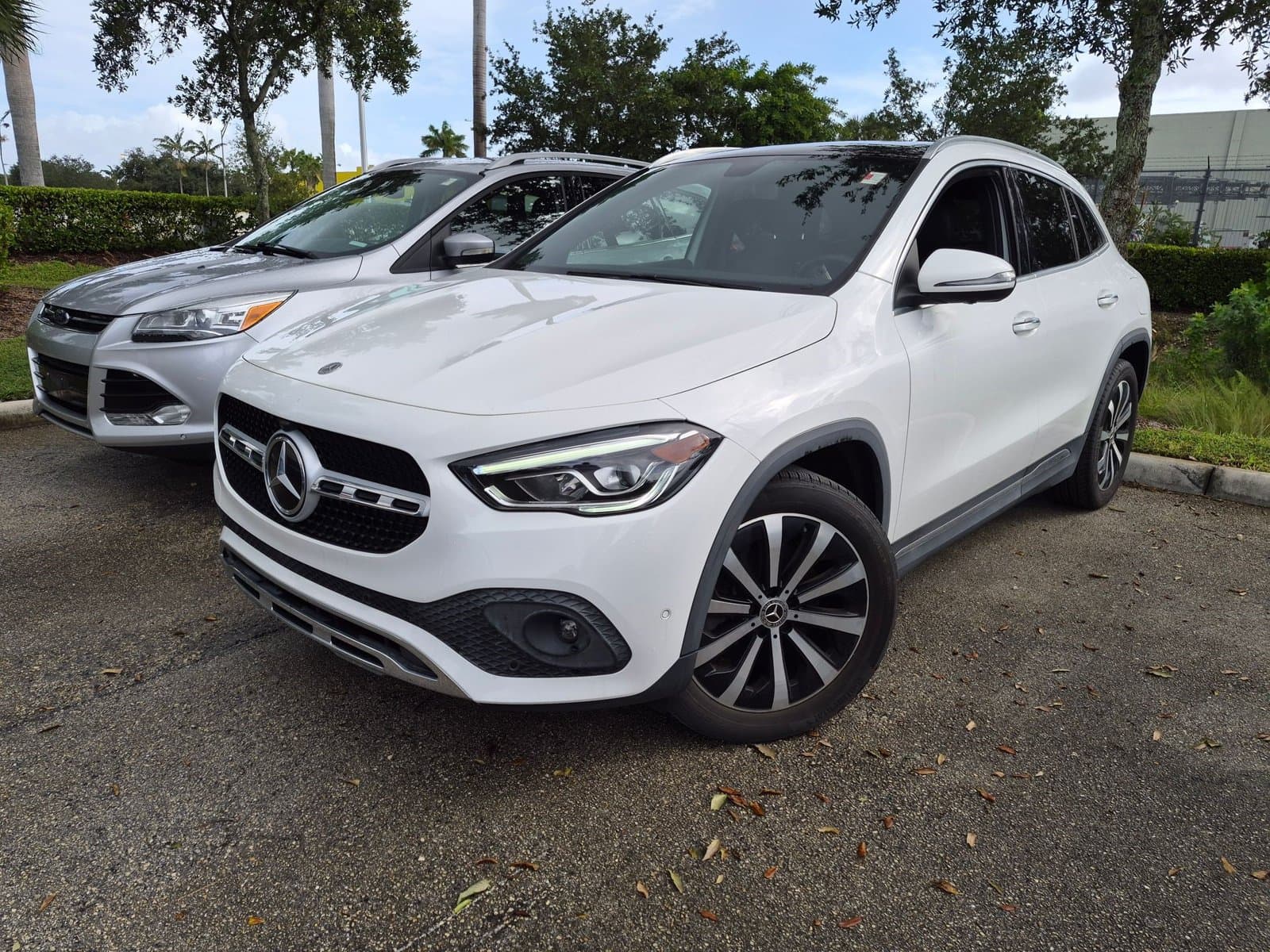 2023 Mercedes-Benz GLA Base — photo 1 of 16