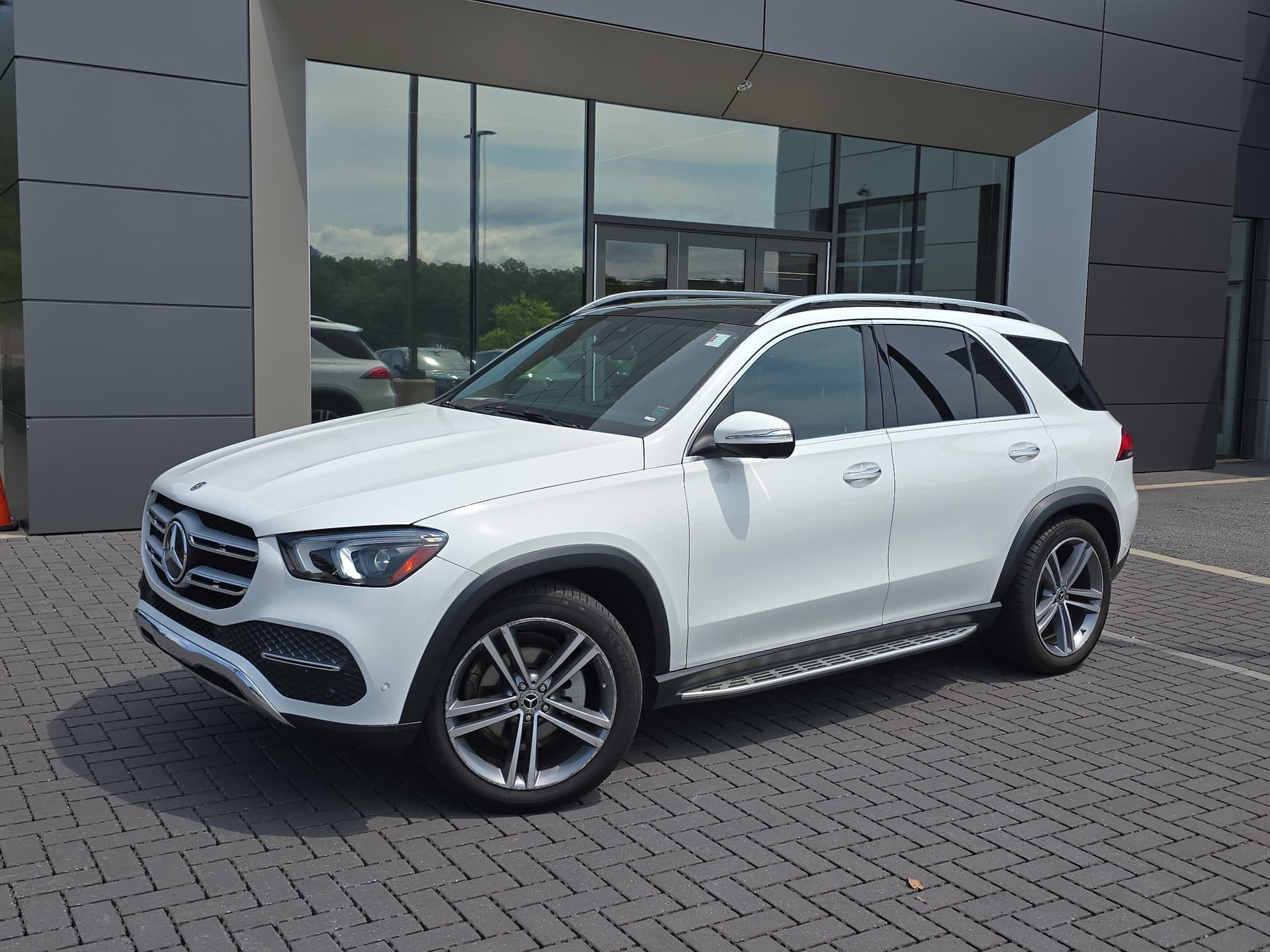 2022 Mercedes-Benz GLE Base — photo 1 of 33