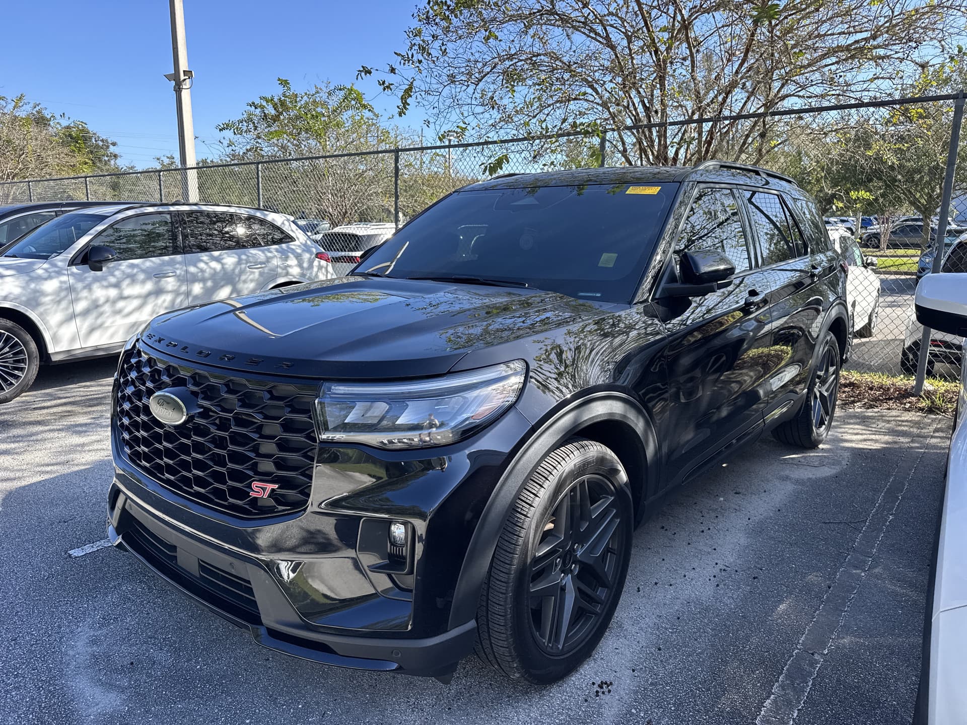 2025 Ford Explorer ST — photo 1 of 4