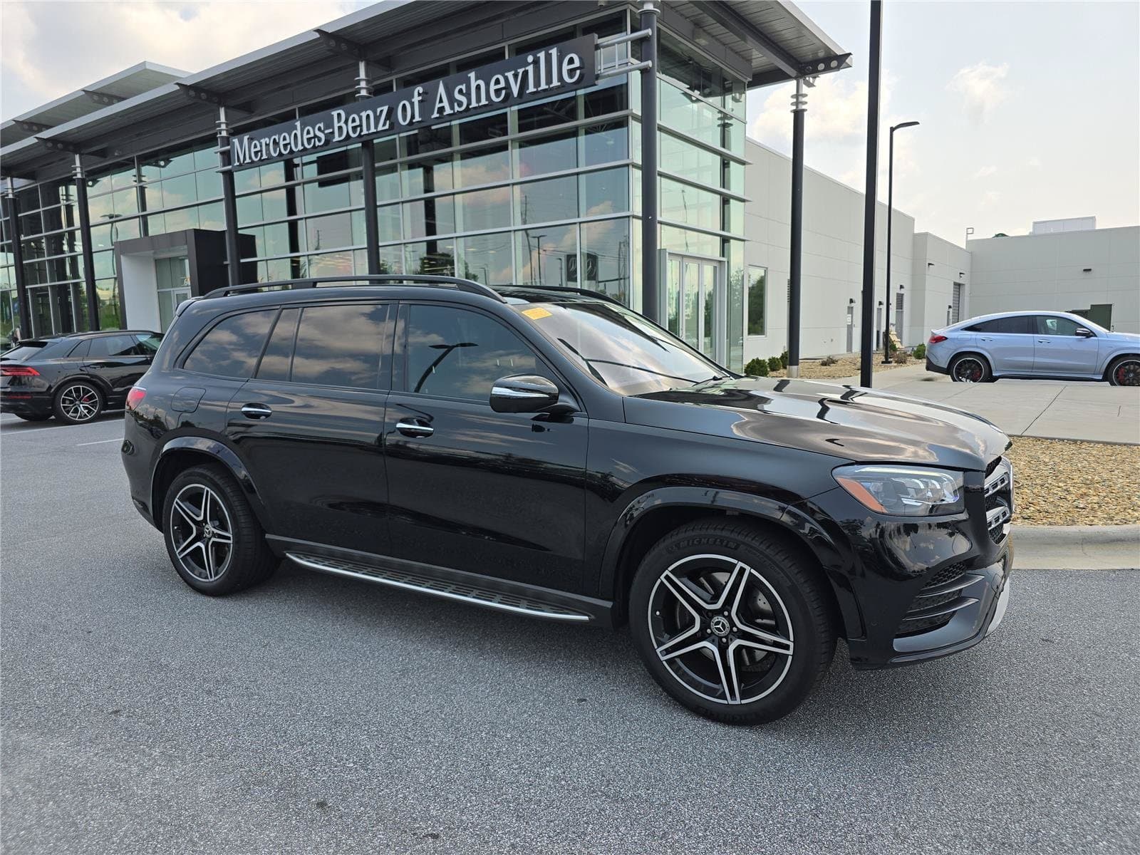 2023 Mercedes-Benz GLS Base — photo 1 of 36