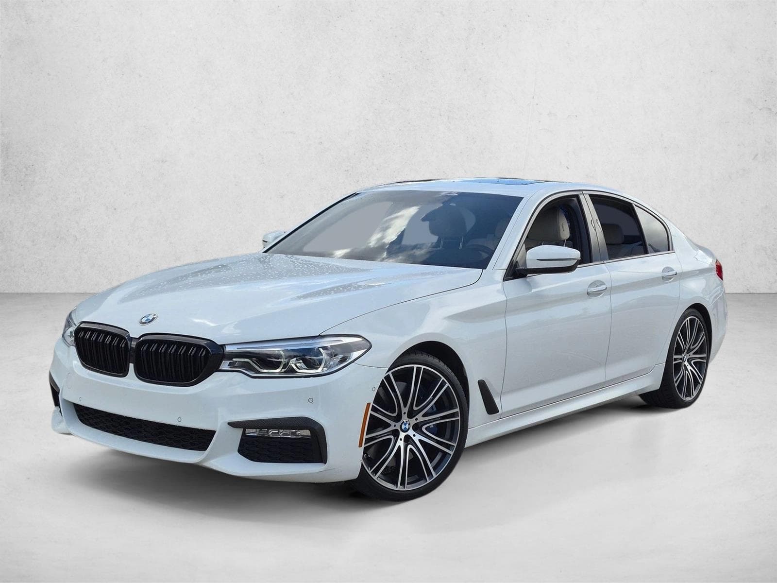 2017 BMW 5 Series Base — photo 1 of 19