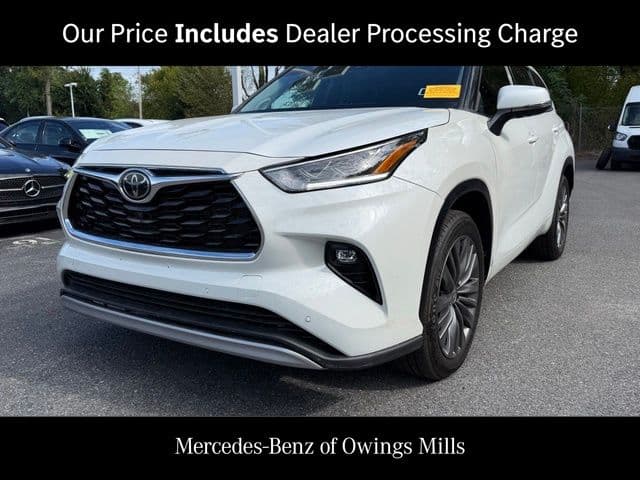 2022 Toyota Highlander Platinum — photo 1 of 3
