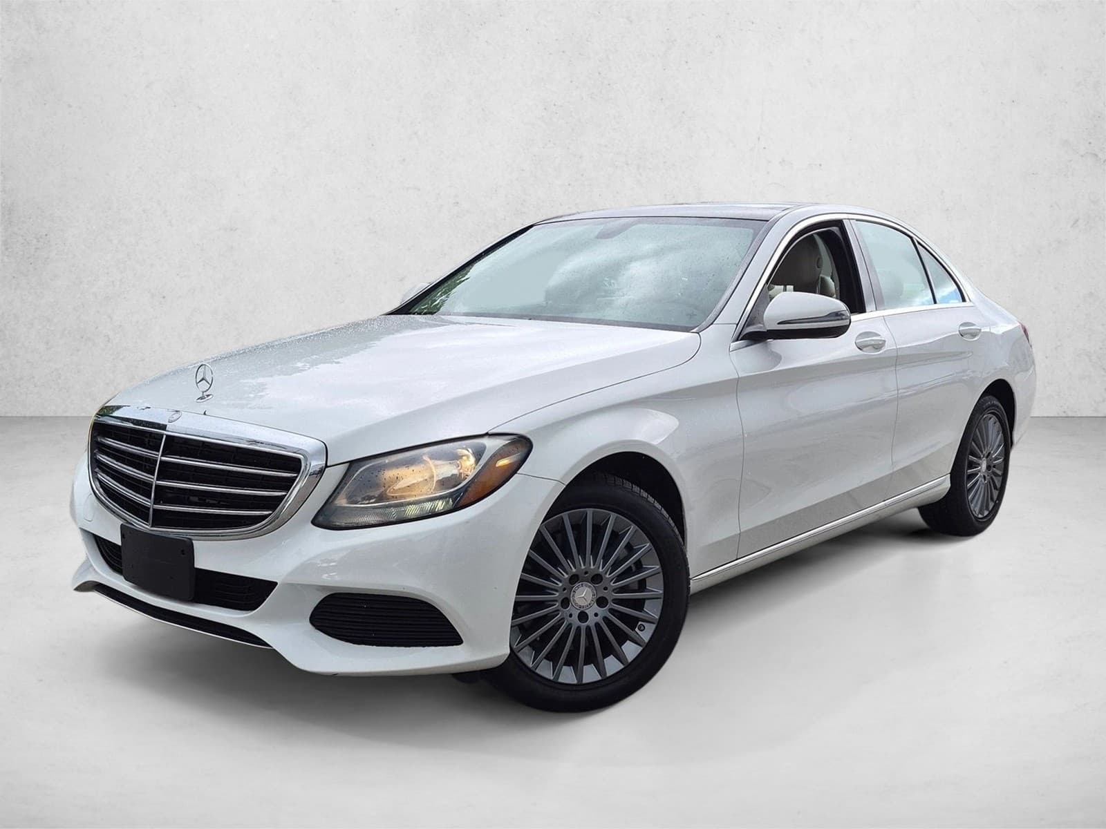 2016 Mercedes-Benz C-Class Base — photo 1 of 23