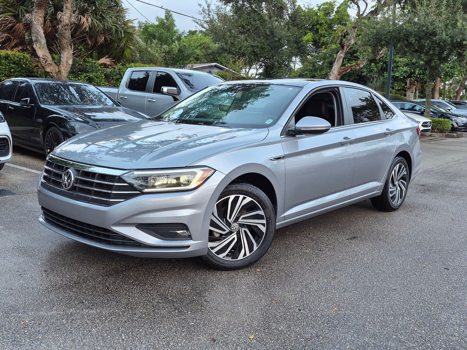 2021 Volkswagen Jetta SEL Premium — photo 1 of 21
