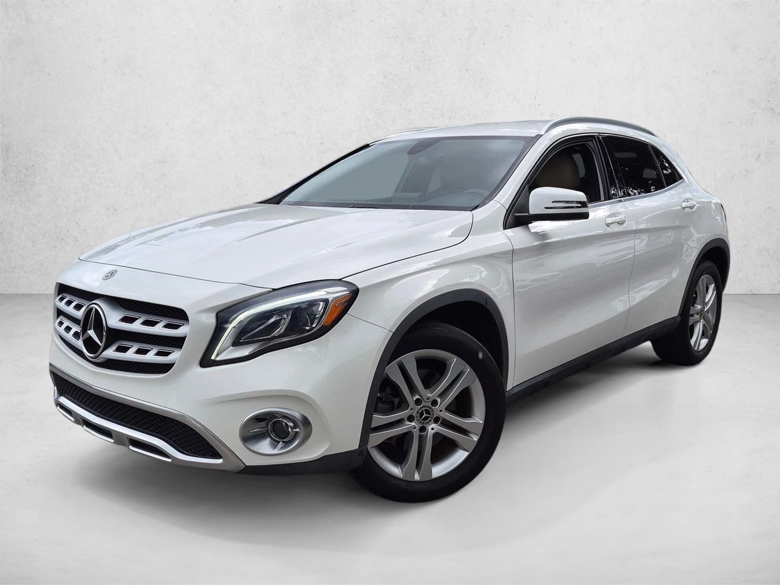 2020 Mercedes-Benz GLA Base — photo 1 of 23
