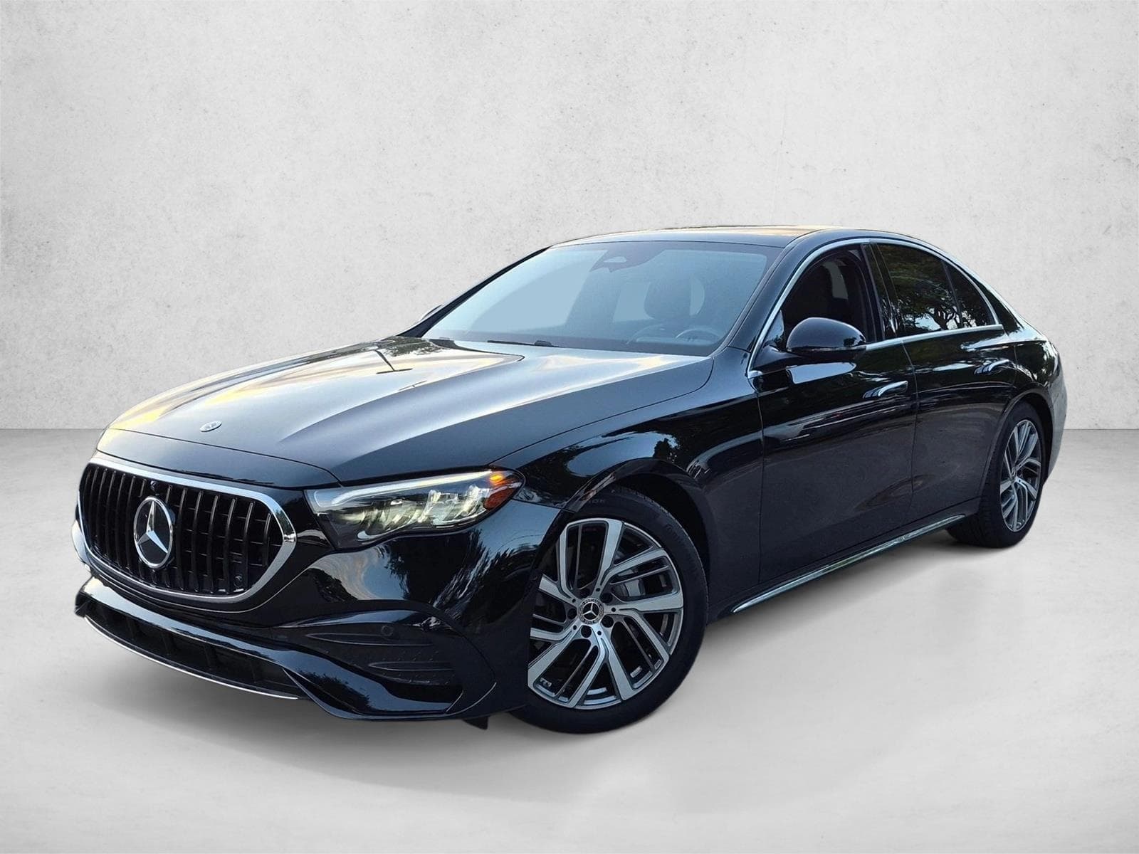 2025 Mercedes-Benz E-Class E 350 — photo 1 of 23