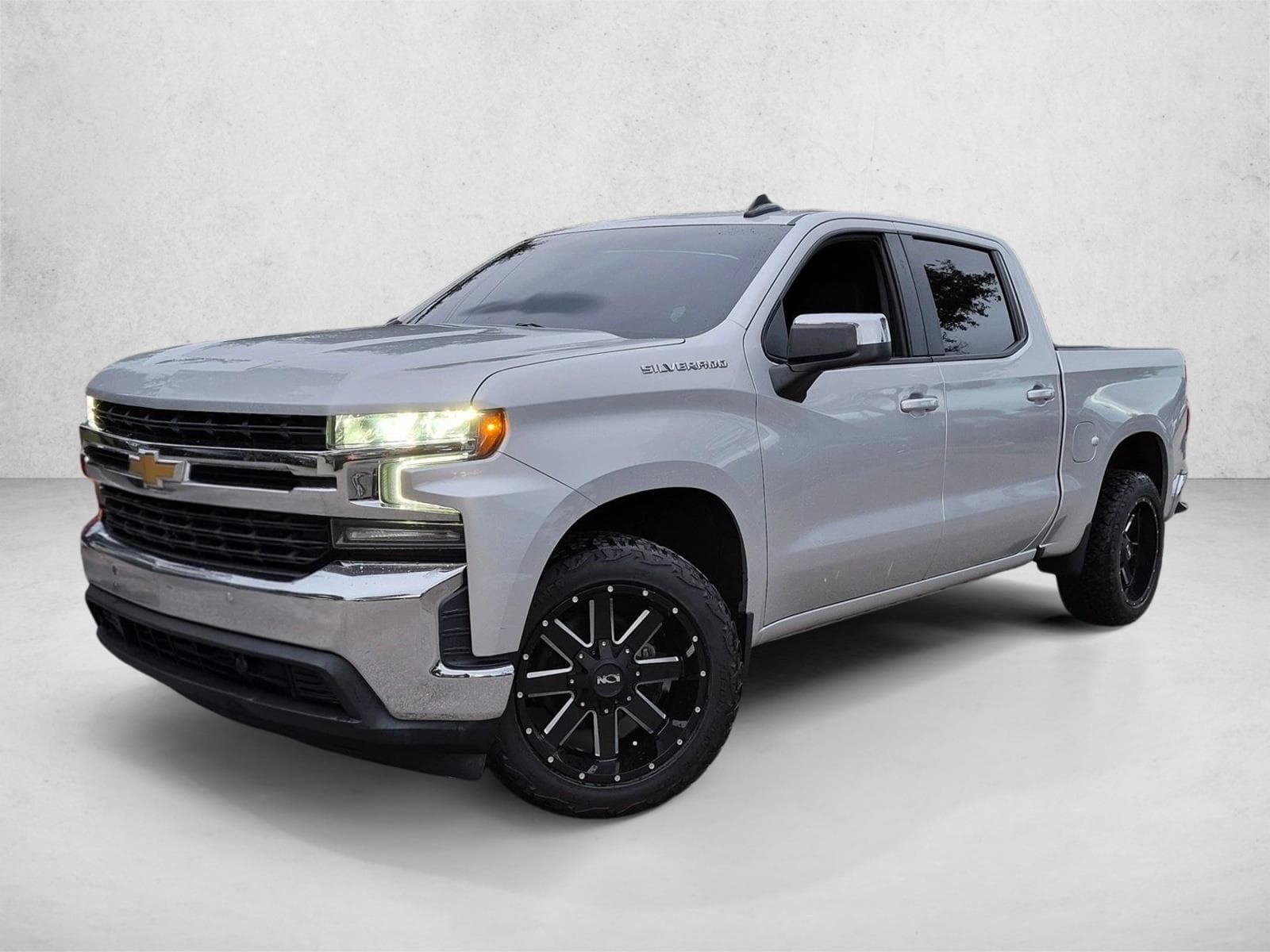 2020 Chevrolet Silverado 1500 LT — photo 1 of 22