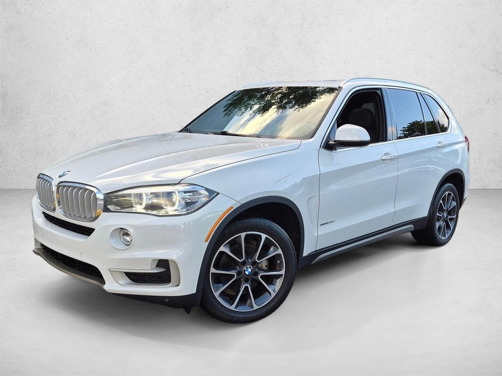 2017 BMW X5 xDrive35i — photo 1 of 25